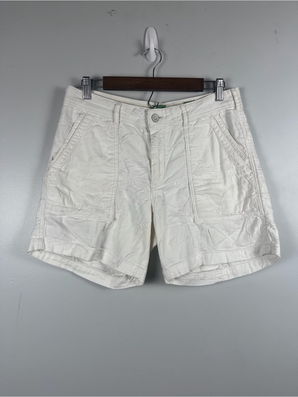 Anthropologie the wanderer white embroidered shorts size 28